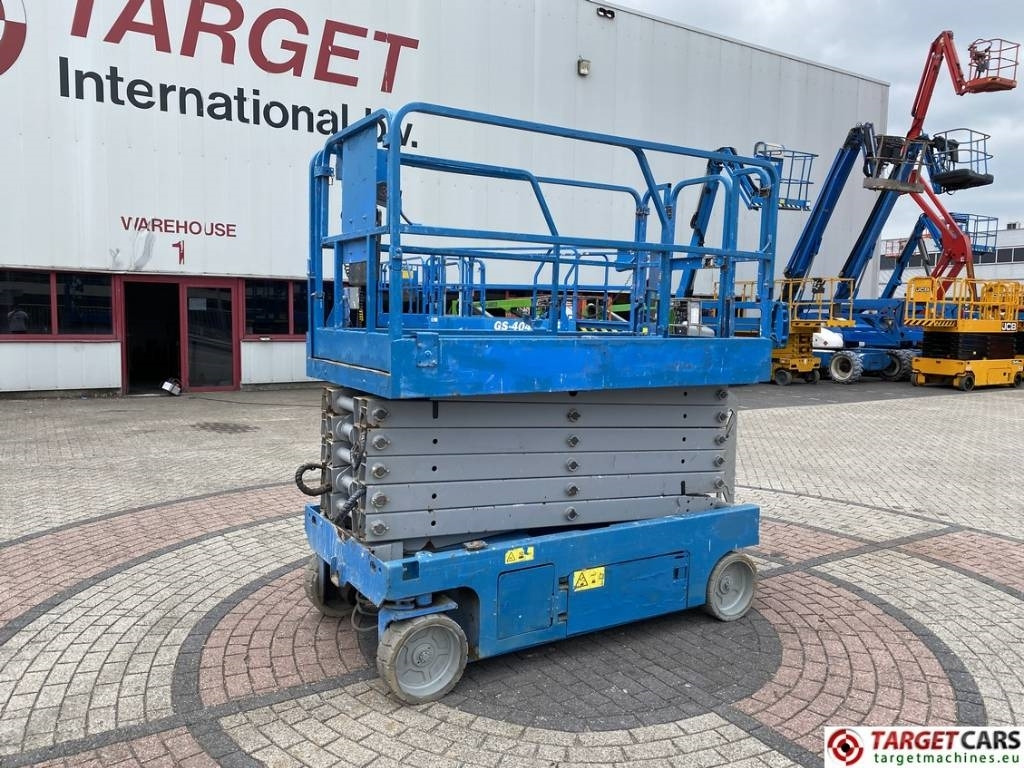 Genie GS-4047 Electric 4047 Scissor Work Lift 1389cm - Scissor lift: picture 1 Genie GS-4047 Electric 4047 Scissor Work Lift 1389cm - Scissor lift: picture 1