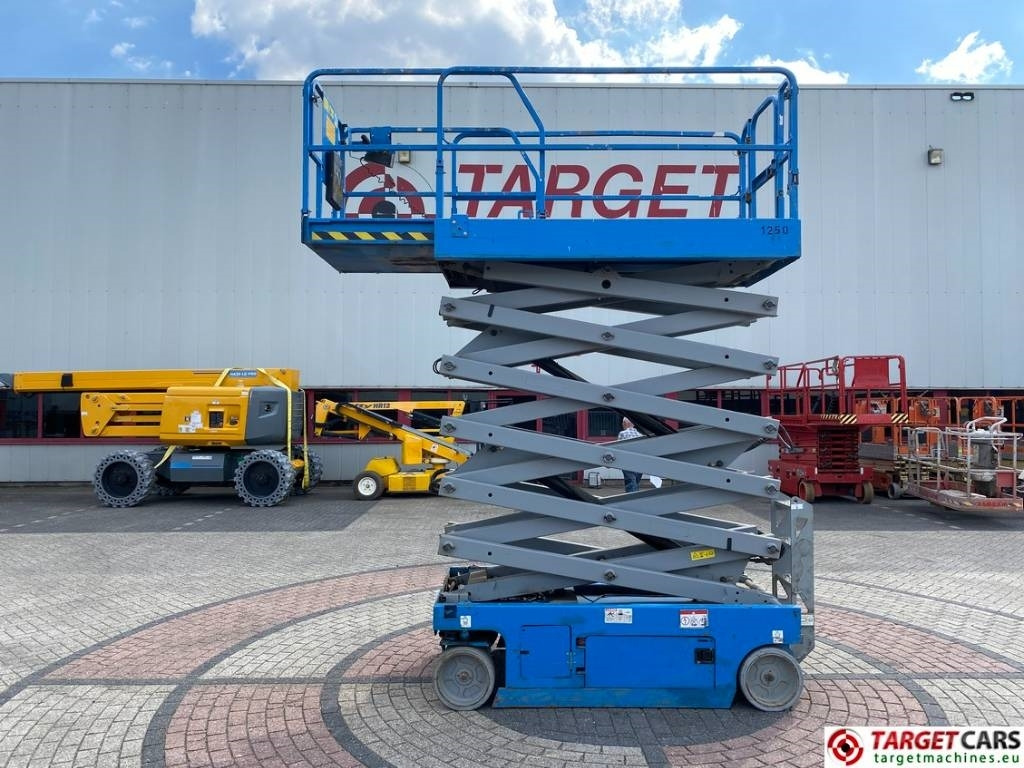 Genie GS-4047 Electric 4047 Scissor Work Lift 1389cm - Scissor lift: picture 5 Genie GS-4047 Electric 4047 Scissor Work Lift 1389cm - Scissor lift: picture 5