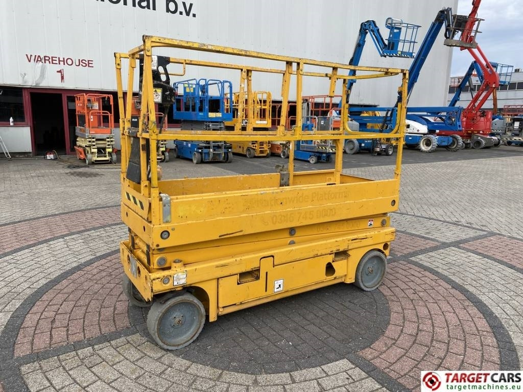 Haulotte Compact 8 Electric Scissor Work Lift 818cm - Scissor lift: picture 1 Haulotte Compact 8 Electric Scissor Work Lift 818cm - Scissor lift: picture 1