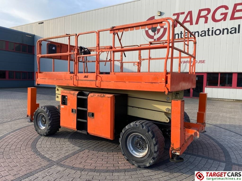 JLG 330LRT Diesel 4x4 Scissor Work Lift 1200cm - Scissor lift: picture 4 JLG 330LRT Diesel 4x4 Scissor Work Lift 1200cm - Scissor lift: picture 4