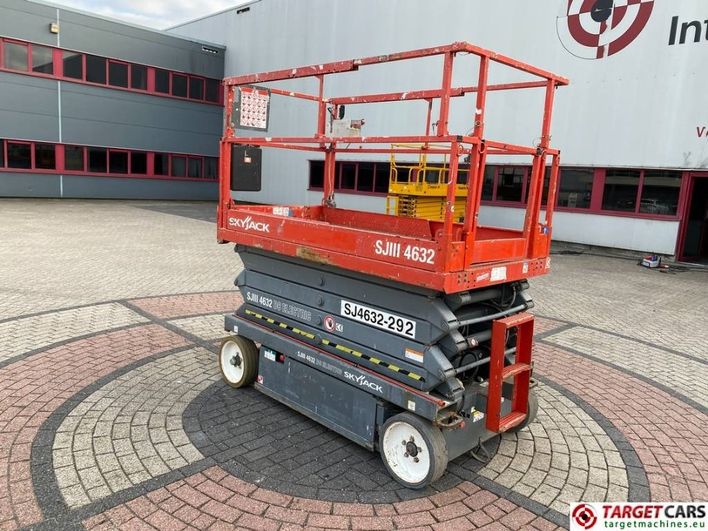 SkyJack SJIII-4632 Electric 4632 Scissor Work Lift 1170cm  - Scissor lift: picture 4 SkyJack SJIII-4632 Electric 4632 Scissor Work Lift 1170cm  - Scissor lift: picture 4
