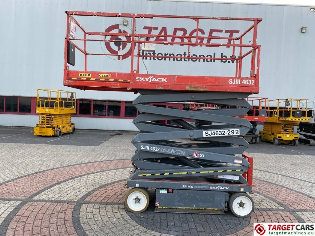 SkyJack SJIII-4632 Electric 4632 Scissor Work Lift 1170cm  - Scissor lift: picture 5 SkyJack SJIII-4632 Electric 4632 Scissor Work Lift 1170cm  - Scissor lift: picture 5