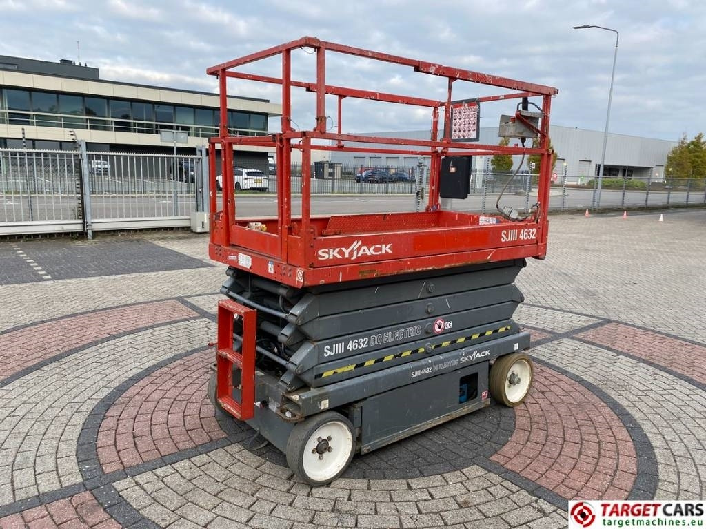 SkyJack SJIII-4632 Electric 4632 Scissor Work Lift 1170cm  - Scissor lift: picture 3 SkyJack SJIII-4632 Electric 4632 Scissor Work Lift 1170cm  - Scissor lift: picture 3