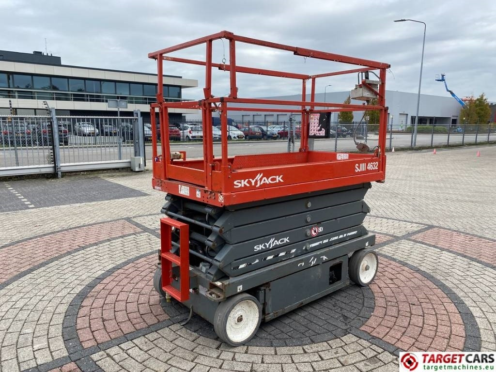 SkyJack SJIII-4632 Electric Scissor Work Lift 1170cm  - Scissor lift: picture 3 SkyJack SJIII-4632 Electric Scissor Work Lift 1170cm  - Scissor lift: picture 3