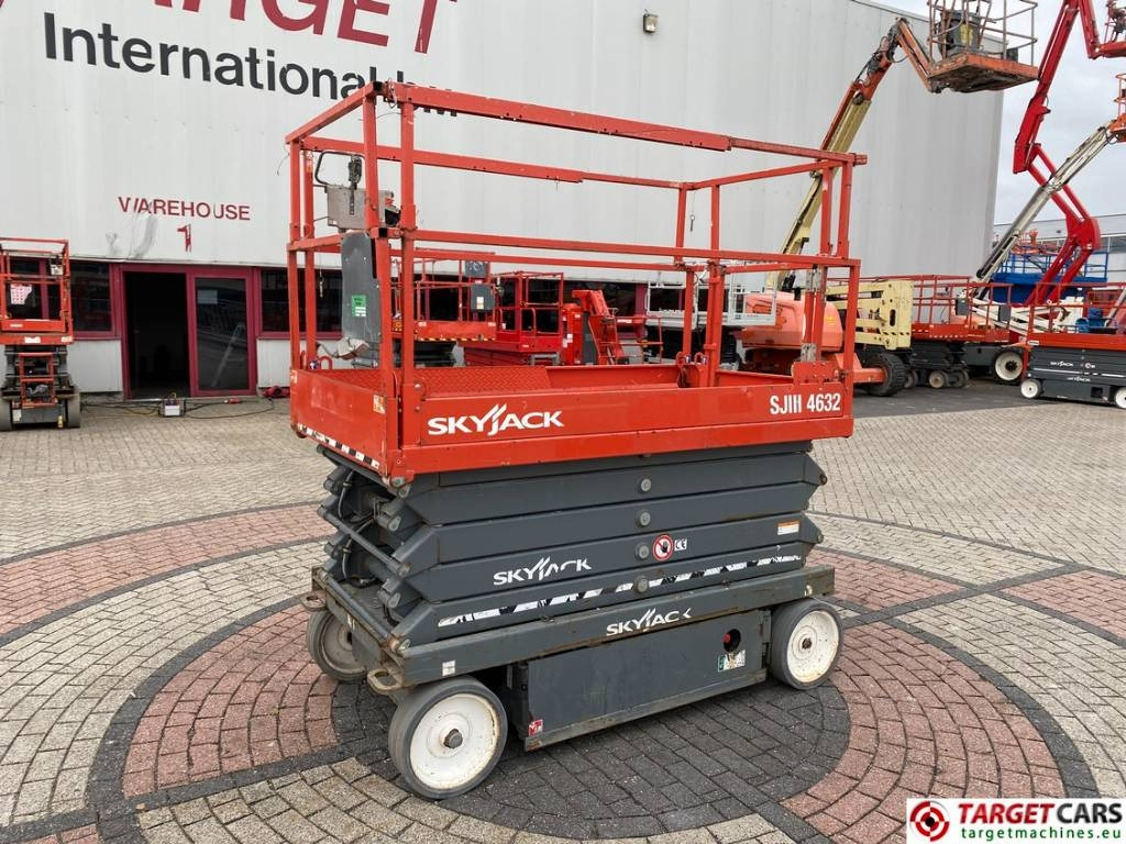 SkyJack SJIII-4632 Electric Scissor Work Lift 1170cm  - Scissor lift: picture 1 SkyJack SJIII-4632 Electric Scissor Work Lift 1170cm  - Scissor lift: picture 1