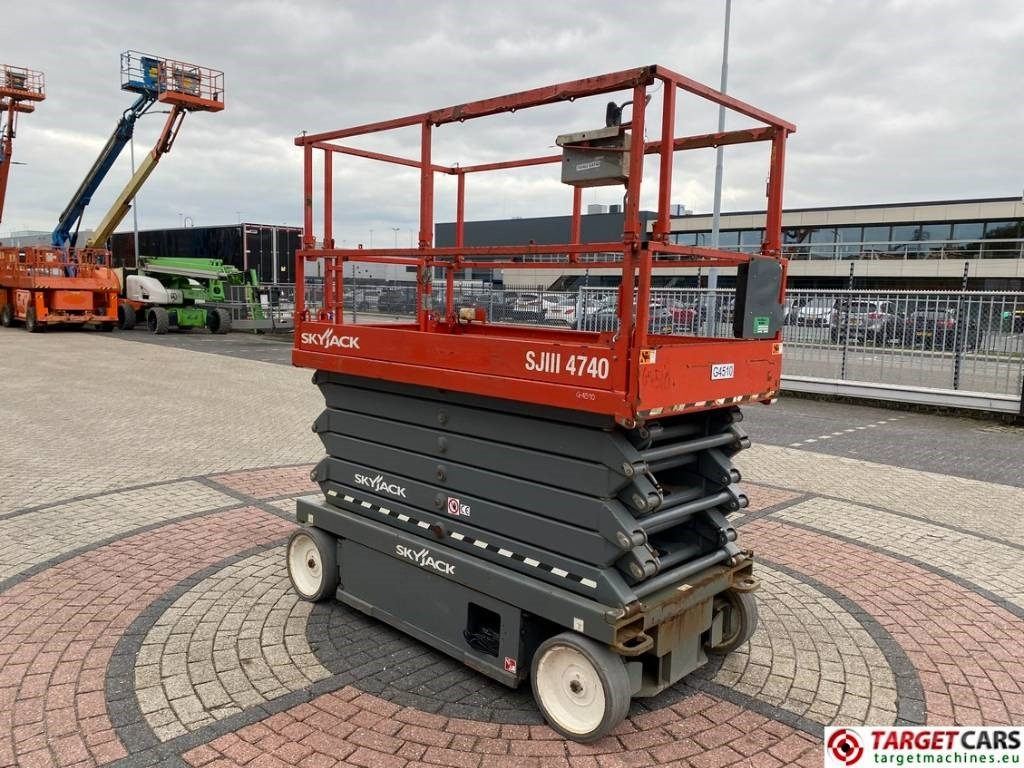 SkyJack SJIII-4740 Electric 4740 Scissor Work Lift 1380cm - Scissor lift: picture 2 SkyJack SJIII-4740 Electric 4740 Scissor Work Lift 1380cm - Scissor lift: picture 2