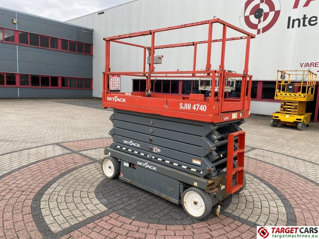 SkyJack SJIII-4740 Electric 4740 Scissor Work Lift 1380cm - Scissor lift: picture 4 SkyJack SJIII-4740 Electric 4740 Scissor Work Lift 1380cm - Scissor lift: picture 4