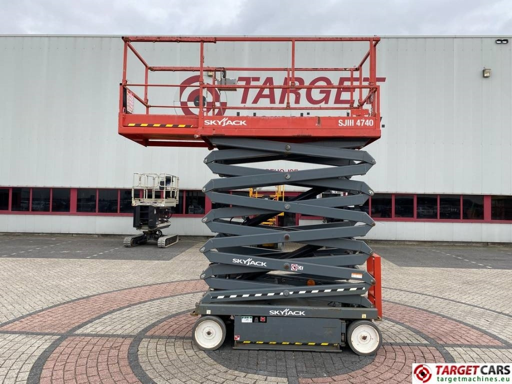 SkyJack SJIII-4740 Electric 4740 Scissor Work Lift 1380cm - Scissor lift: picture 5 SkyJack SJIII-4740 Electric 4740 Scissor Work Lift 1380cm - Scissor lift: picture 5
