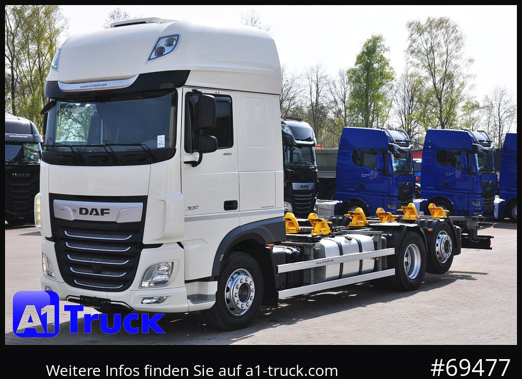 Container transporter/ Swap body truck DAF XF 480 Intarder, Multiwechsler 2x AHK: picture 13