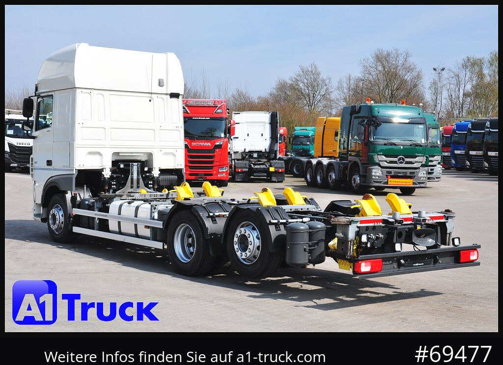 Container transporter/ Swap body truck DAF XF 480 Intarder, Multiwechsler 2x AHK: picture 11