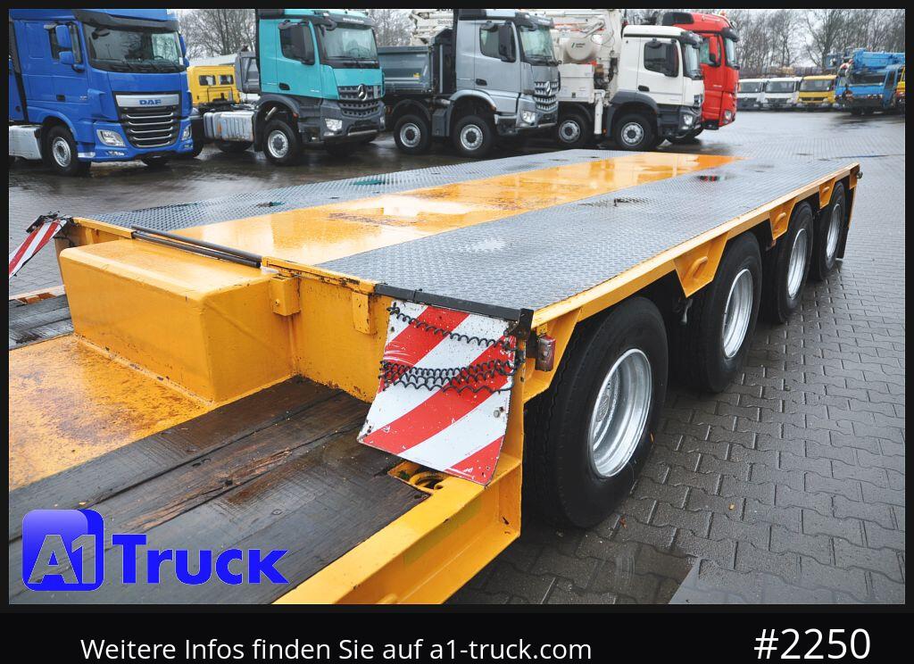 GOLDHOFER 4 Achs Tiefbett, Tieflader, Auffahrrampen, - Low loader semi-trailer: picture 2 GOLDHOFER 4 Achs Tiefbett, Tieflader, Auffahrrampen, - Low loader semi-trailer: picture 2