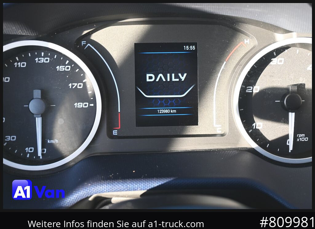 IVECO Daily 72C18 A8V Pritsche/Plane, Tempomat, AHK, Klima - Flatbed van: picture 5 IVECO Daily 72C18 A8V Pritsche/Plane, Tempomat, AHK, Klima - Flatbed van: picture 5