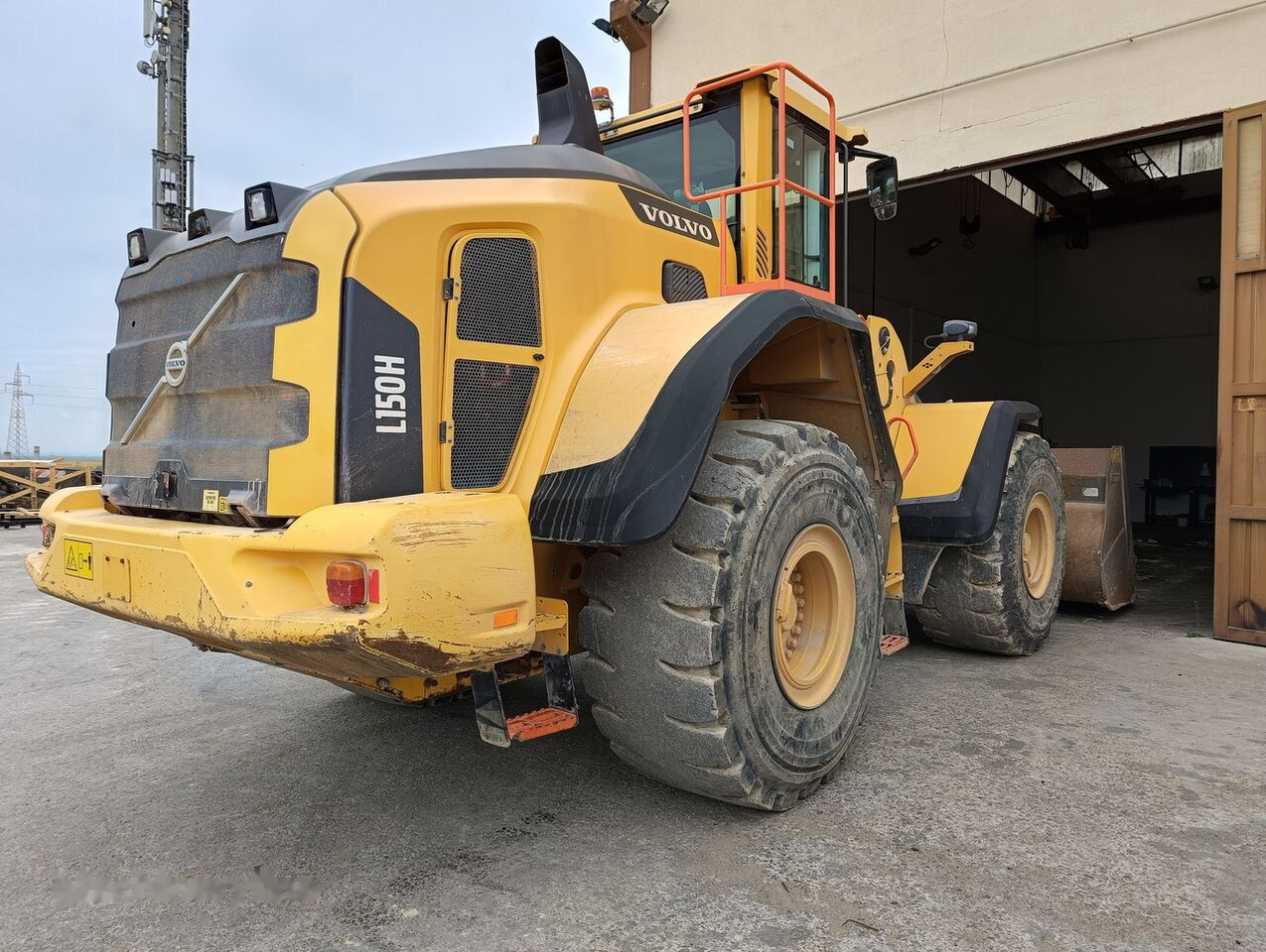 Volvo L150H - Wheel loader: picture 5 Volvo L150H - Wheel loader: picture 5