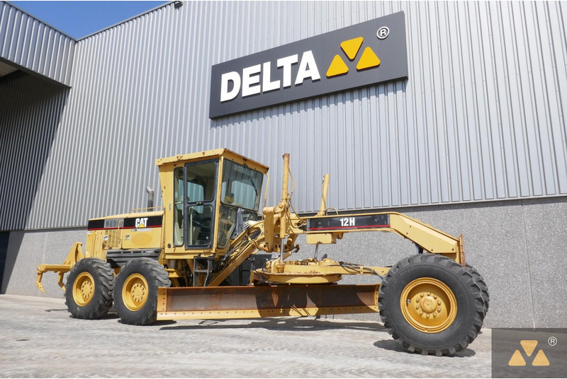 Caterpillar 12H - Grader: picture 3 Caterpillar 12H - Grader: picture 3