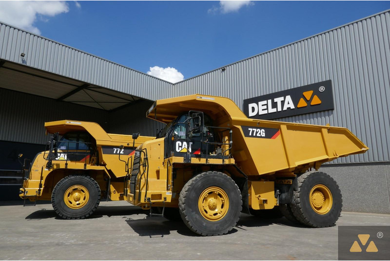 Rigid dumper/ Rock truck Caterpillar 772G: picture 8