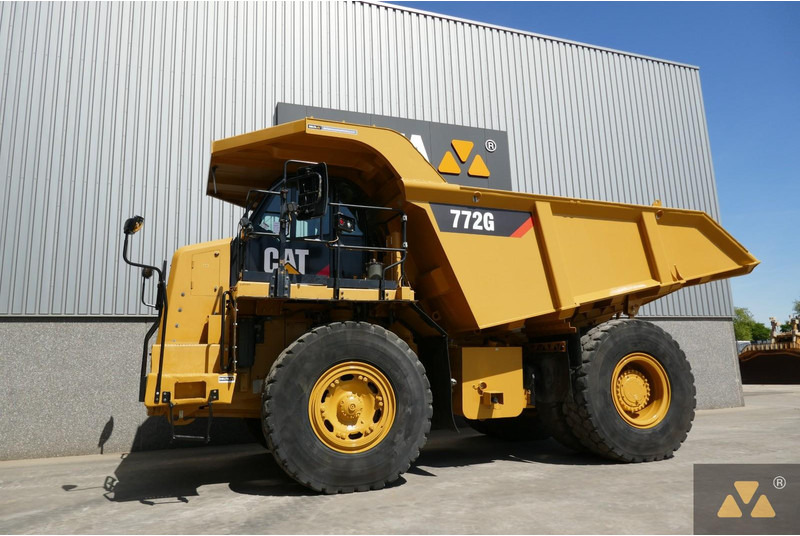 Rigid dumper/ Rock truck Caterpillar 772G: picture 9
