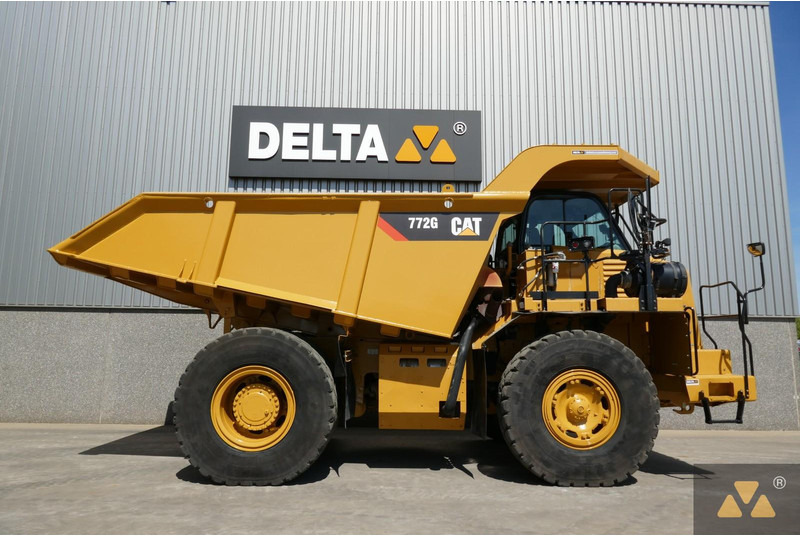 Rigid dumper/ Rock truck Caterpillar 772G: picture 11