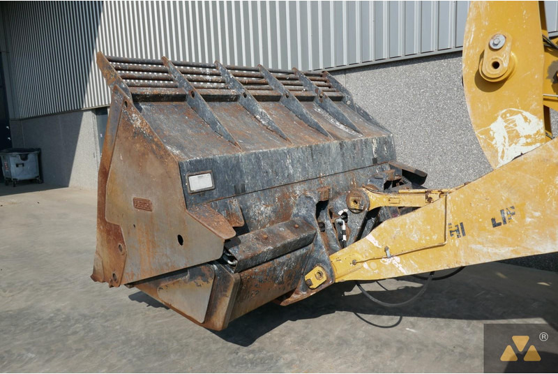 Wheel loader Caterpillar 938M: picture 18