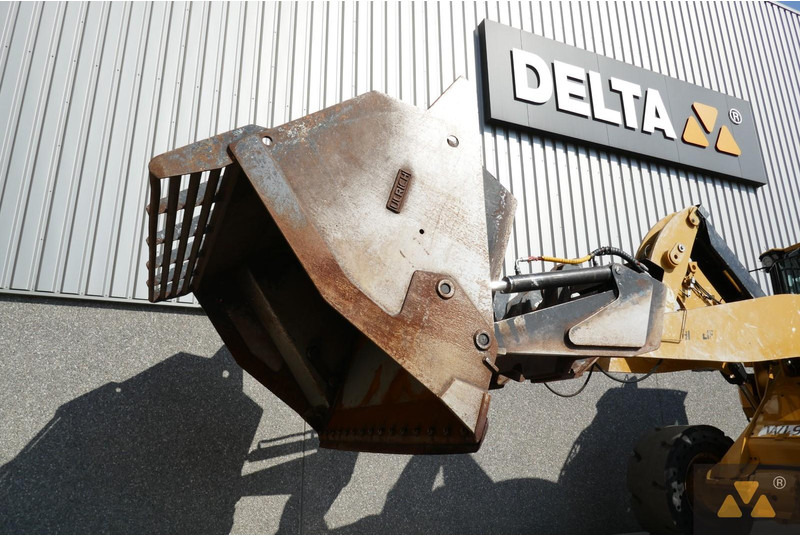 Wheel loader Caterpillar 938M: picture 15