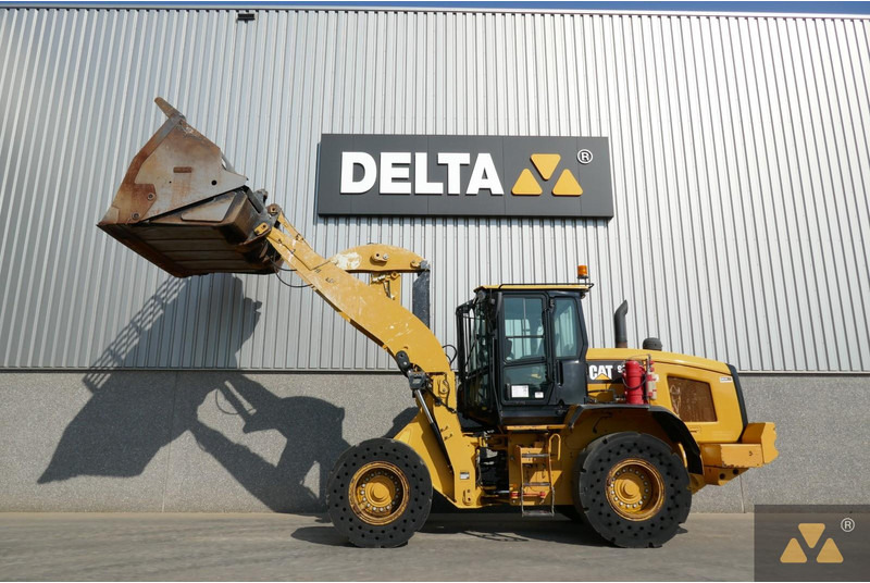 Wheel loader Caterpillar 938M: picture 8