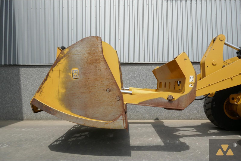 Wheel loader Caterpillar 962M: picture 19