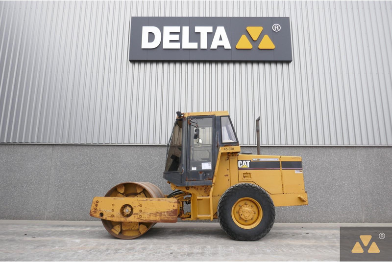 Caterpillar CS433C - Roller: picture 1 Caterpillar CS433C - Roller: picture 1