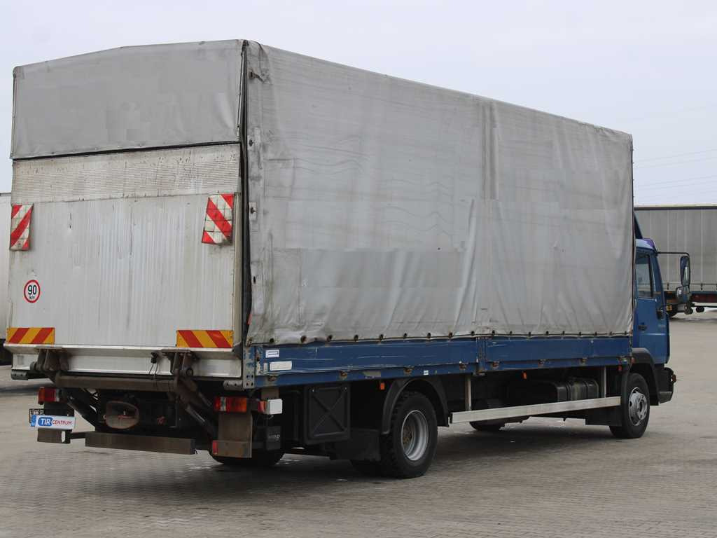 MAN LE 12.220, EURO 3, HYDRAULIC FRONT, TIRES 80% - Curtainsider truck: picture 4 MAN LE 12.220, EURO 3, HYDRAULIC FRONT, TIRES 80% - Curtainsider truck: picture 4