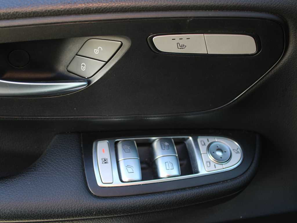 Car Mercedes-Benz V 220d, 7 SEATS, CAMERA: picture 13 Car Mercedes-Benz V 220d, 7 SEATS, CAMERA: picture 13