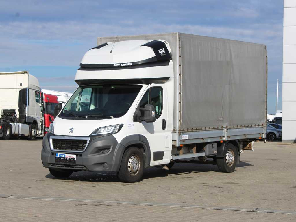 Peugeot Boxer, EURO 6, SIDE PANEL, TIRES 80% - Curtain side van: picture 1 Peugeot Boxer, EURO 6, SIDE PANEL, TIRES 80% - Curtain side van: picture 1