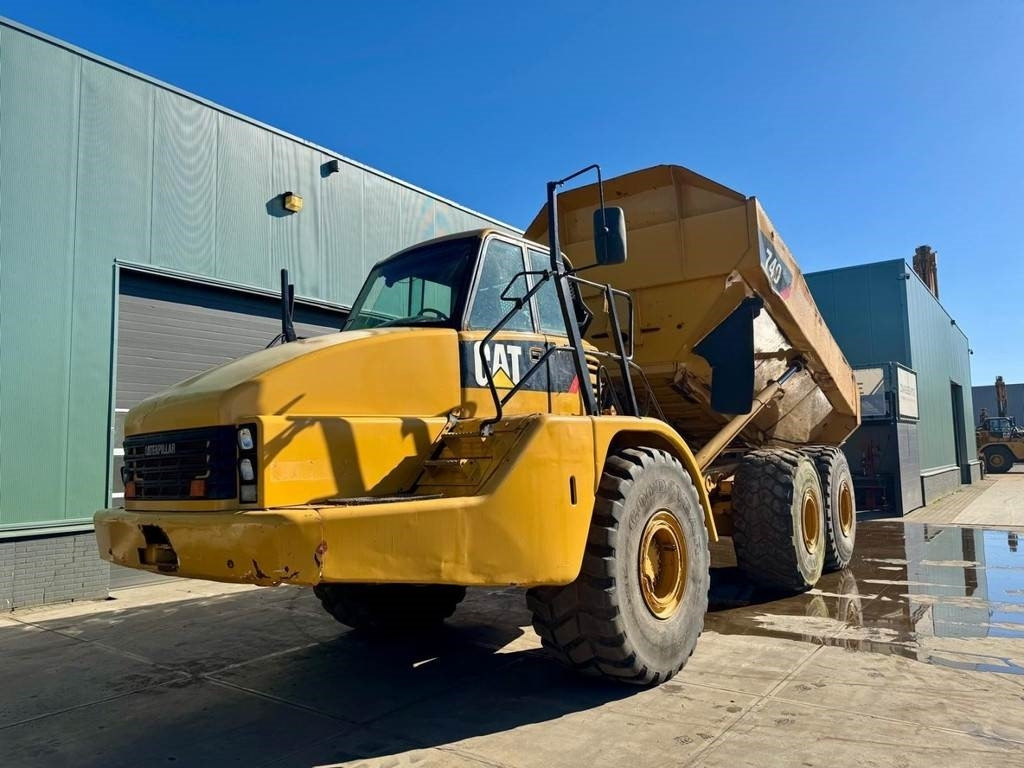CAT 740 - Articulated dumper: picture 2 CAT 740 - Articulated dumper: picture 2