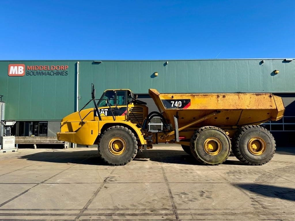 CAT 740 - Articulated dumper: picture 1 CAT 740 - Articulated dumper: picture 1