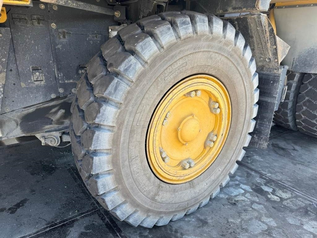 Mini dumper Komatsu HD405-7: picture 24