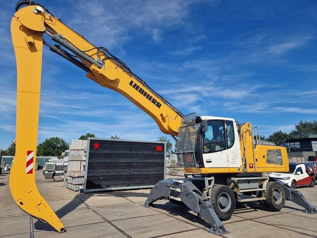 Liebherr LH 30 M - Waste/ Industry handler: picture 4 Liebherr LH 30 M - Waste/ Industry handler: picture 4