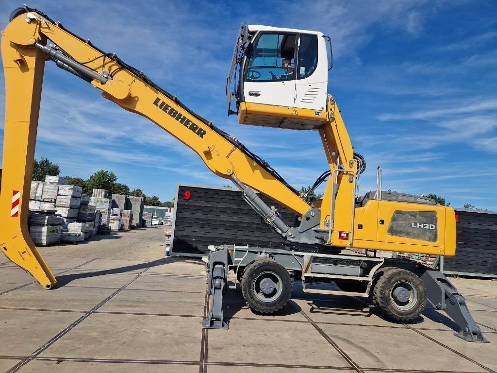 Liebherr LH 30 M - Waste/ Industry handler: picture 1 Liebherr LH 30 M - Waste/ Industry handler: picture 1