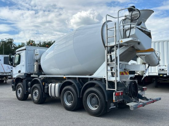 Mercedes-Benz Arocs 3743, 8x4 Betonmischer, Euro 6,  9m³ Liebherr Mischer - Concrete mixer truck: picture 4 Mercedes-Benz Arocs 3743, 8x4 Betonmischer, Euro 6,  9m³ Liebherr Mischer - Concrete mixer truck: picture 4