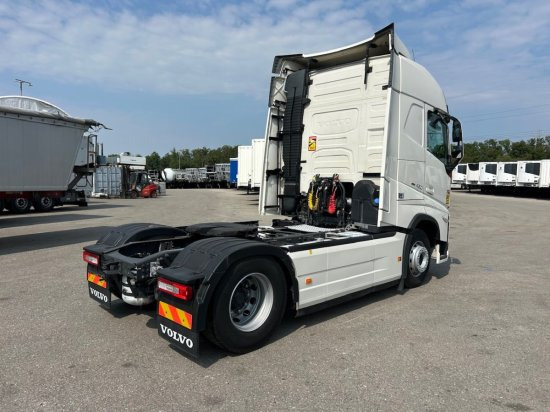 Volvo FH 460 EURO 6, I-Shift, Retarder, Globetrotter, Standklima Voll-Spoiler - Tractor unit: picture 5 Volvo FH 460 EURO 6, I-Shift, Retarder, Globetrotter, Standklima Voll-Spoiler - Tractor unit: picture 5
