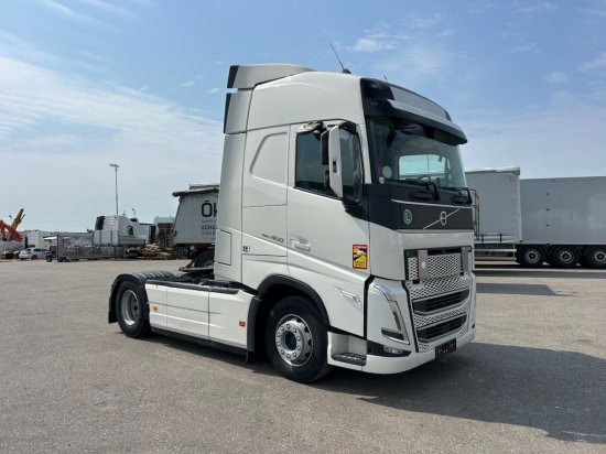 Volvo FH 460 EURO 6, I-Shift, Retarder, Globetrotter, Standklima Voll-Spoiler - Tractor unit: picture 3 Volvo FH 460 EURO 6, I-Shift, Retarder, Globetrotter, Standklima Voll-Spoiler - Tractor unit: picture 3
