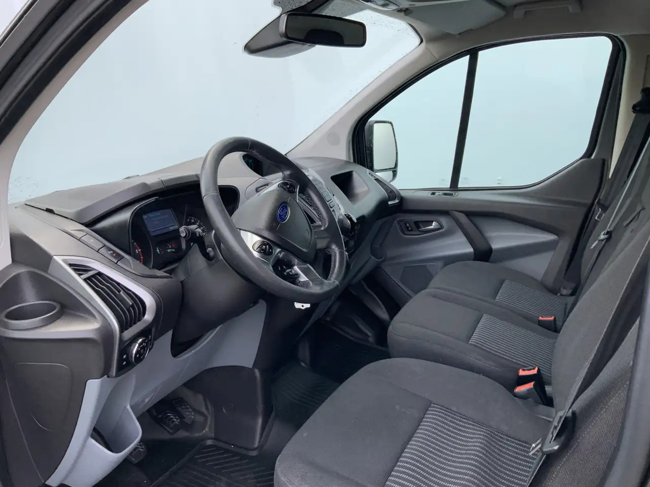 Ford Transit Custom 270 2.2 TDCI L1H1 Trend Airco Camera Cruise Dakdra - Panel van: picture 5 Ford Transit Custom 270 2.2 TDCI L1H1 Trend Airco Camera Cruise Dakdra - Panel van: picture 5