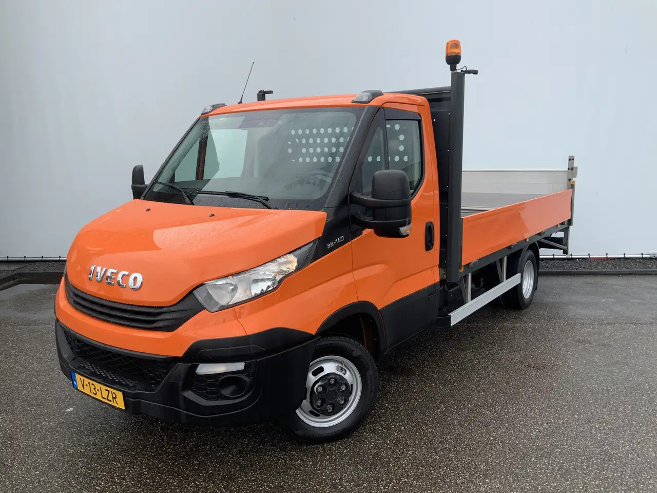 Iveco Daily 35C14 2.3 375 Pick Up & LaadLift Airco Navi Trekha - Flatbed van: picture 1 Iveco Daily 35C14 2.3 375 Pick Up & LaadLift Airco Navi Trekha - Flatbed van: picture 1
