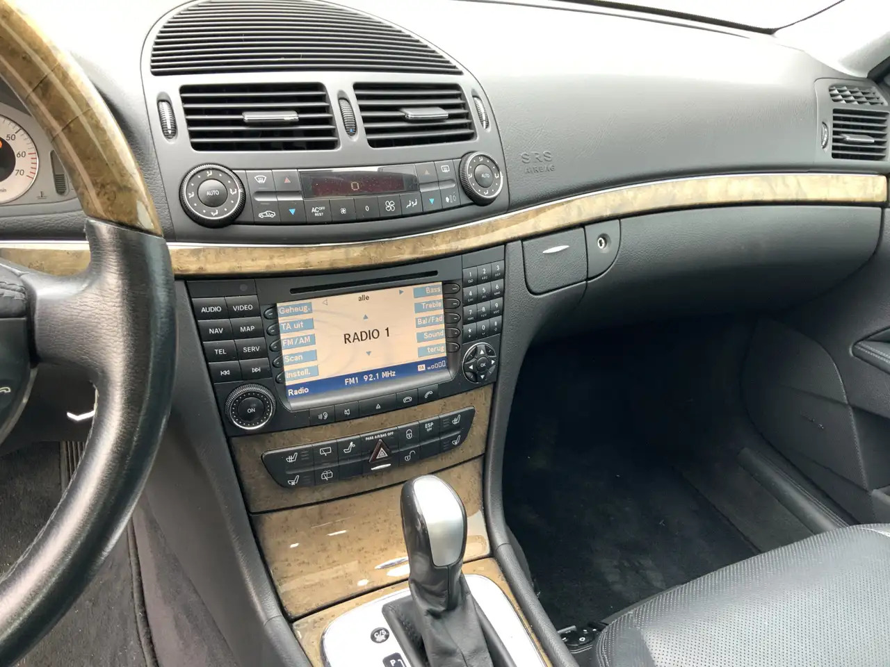 Car Mercedes-Benz E 500 Combi V8 Elegance 4-Matic airmatic,full option: picture 6