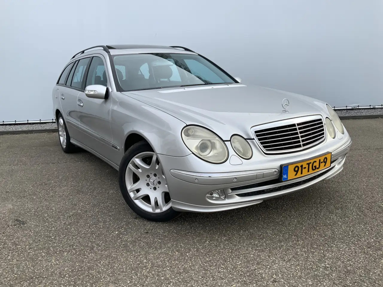 Car Mercedes-Benz E 500 Combi V8 Elegance 4-Matic airmatic,full option: picture 16