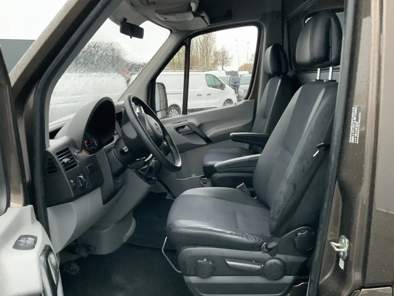 Mercedes-Benz Sprinter 314 2.2 CDI 366 L2H2 Airco Trekhaak 2000 kg Euro 6 - Panel van: picture 4 Mercedes-Benz Sprinter 314 2.2 CDI 366 L2H2 Airco Trekhaak 2000 kg Euro 6 - Panel van: picture 4