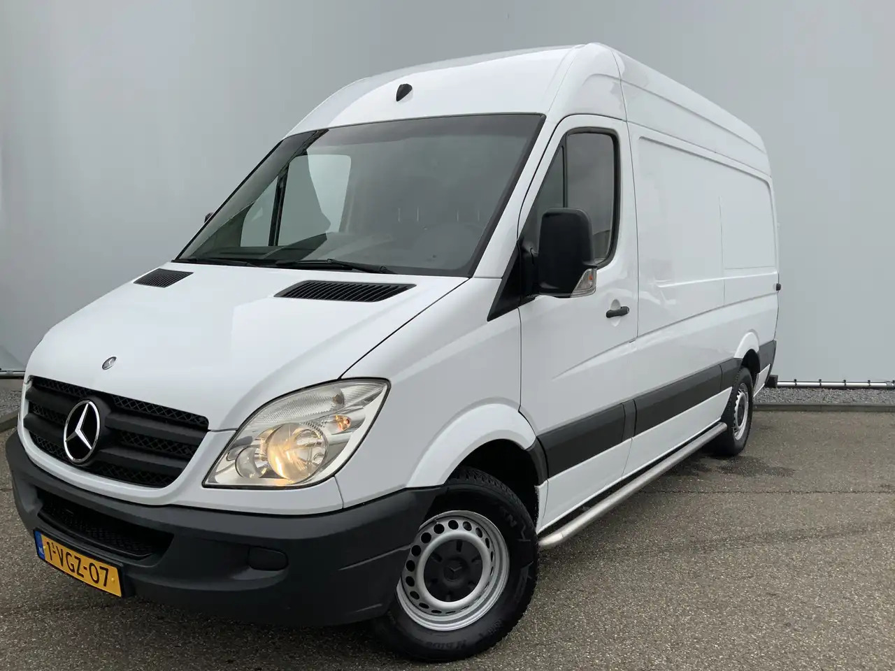Mercedes-Benz Sprinter 316 2.2 CDI 366 L2H2 Airco Camera 3 Zits Side Bar - Panel van: picture 1 Mercedes-Benz Sprinter 316 2.2 CDI 366 L2H2 Airco Camera 3 Zits Side Bar - Panel van: picture 1