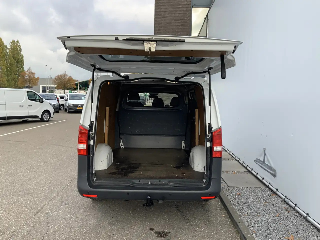 Panel van Mercedes-Benz Vito 111 CDI Functional Airco 3 Zits Side Bar Trekhaak: picture 12
