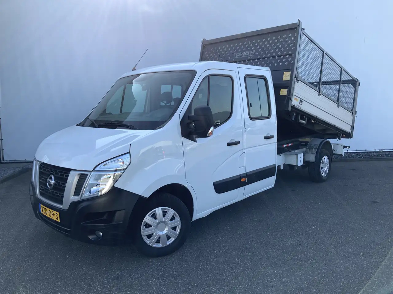 Nissan NV400 2.3 dCi L3H1 Dub Cab 3 Zijde Kipper Airco Bakmaat - Tipper van, Combi van: picture 1 Nissan NV400 2.3 dCi L3H1 Dub Cab 3 Zijde Kipper Airco Bakmaat - Tipper van, Combi van: picture 1