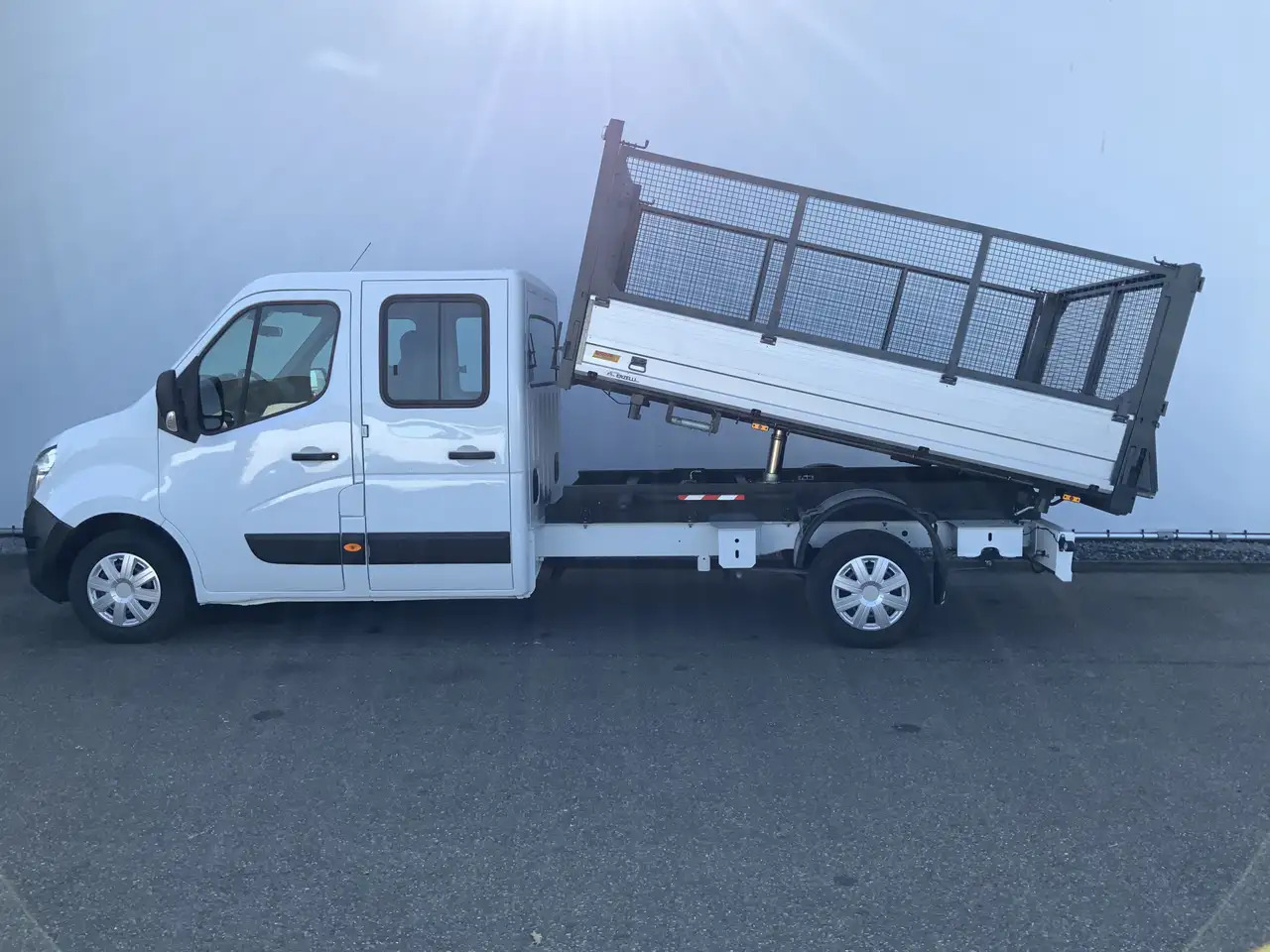 Nissan NV400 2.3 dCi L3H1 Dub Cab 3 Zijde Kipper Airco Bakmaat - Tipper van: picture 3 Nissan NV400 2.3 dCi L3H1 Dub Cab 3 Zijde Kipper Airco Bakmaat - Tipper van: picture 3