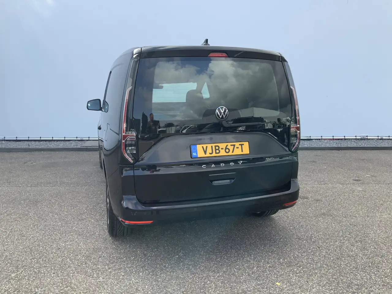 Volkswagen Caddy Cargo 2.0 TDI 1st Edition Automaat Airco Cruise Le - Small van: picture 2 Volkswagen Caddy Cargo 2.0 TDI 1st Edition Automaat Airco Cruise Le - Small van: picture 2