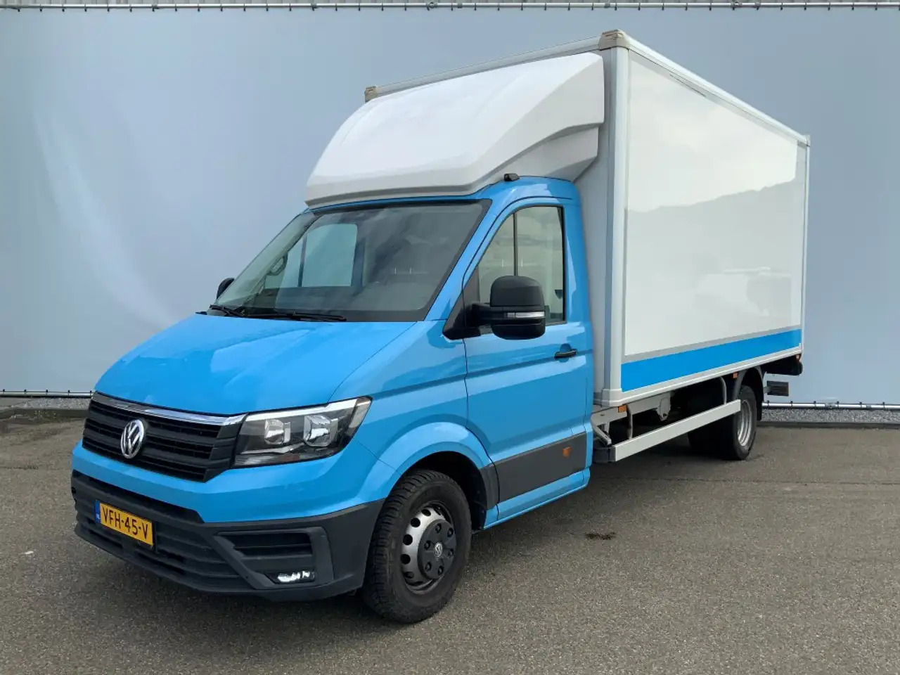 Volkswagen Crafter 35 2.0 TDI L4 Meubelbak & Lift Automaat Airco Crui - Box van: picture 1 Volkswagen Crafter 35 2.0 TDI L4 Meubelbak & Lift Automaat Airco Crui - Box van: picture 1