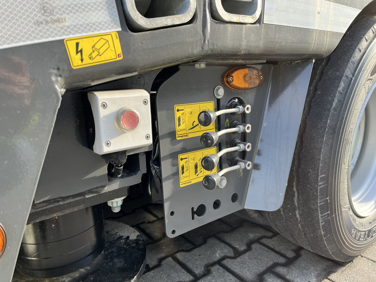 FAYMONVILLE 5-Achs-Tele-Semi mit Halbachsen "Twinaxle" und hydr. Rampen Auflieger leasing FAYMONVILLE 5-Achs-Tele-Semi mit Halbachsen "Twinaxle" und hydr. Rampen Auflieger: picture 9