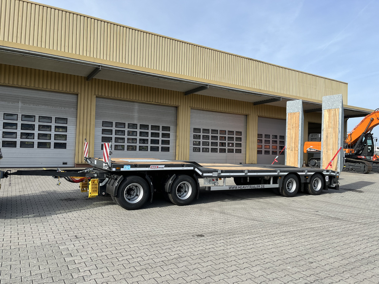 FAYMONVILLE MAX Trailer 4(2+2)-Achs-Anhänger mit hydr. Rampen - Low loader trailer: picture 3 FAYMONVILLE MAX Trailer 4(2+2)-Achs-Anhänger mit hydr. Rampen - Low loader trailer: picture 3